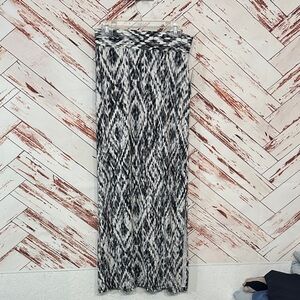 NWT a.n.a Black and White ikat Patterned Skirt